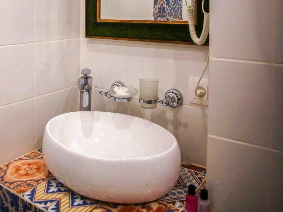 B&B Rooms Τυφλίδα Δωμάτιο φωτογραφία